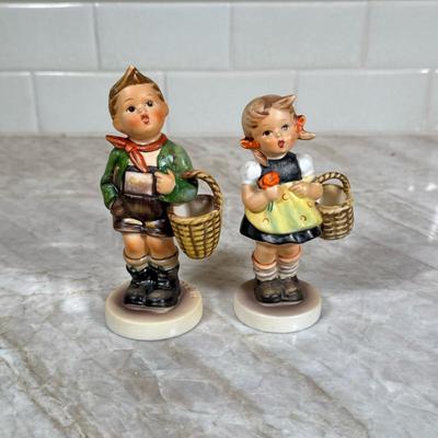 (2pc) Hummel Figurines | Dimensions: h. 5.5 in (tallest)
