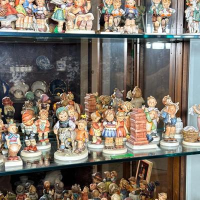(16pc) Shelf Of Hummel Figurines | Dimensions: h. 5.25 in (tallest)
