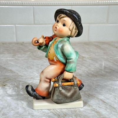 (1pc) Hummel Figurine | Dimensions: h. 7.25 in
