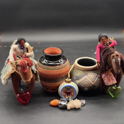 AZ641J Pottery And Women On Horses