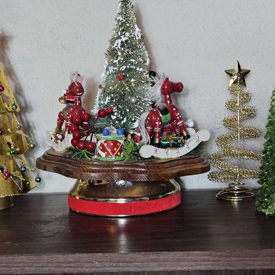 AZ116J Christmas Tree Music Box & More Trees
