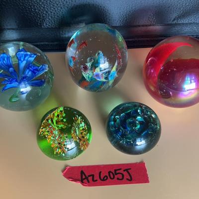AZ605J Hand-blown Art Glass Paperweights 