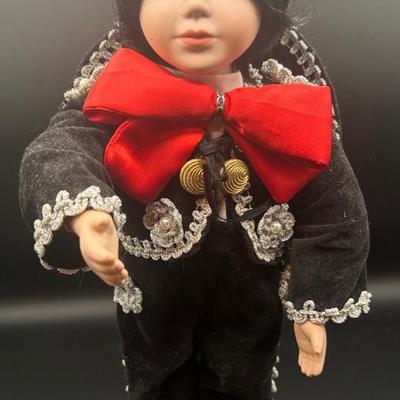 AZ669J Mariachi Doll