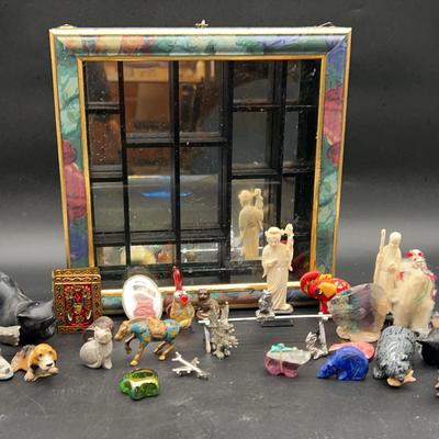 AZ146J Knick Knack Cabinet With Knick Knacks 