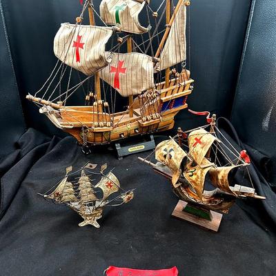 AZ645J Santa Maria, Elizabeth & Boats