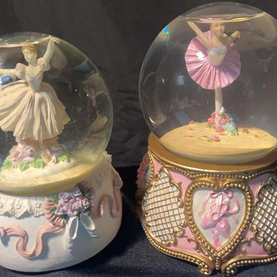 AZ607J Ballerina Snow Globes