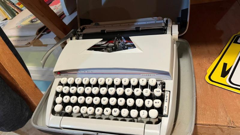 Sale Photo Thumbnail #351: Fb img 1762232925021