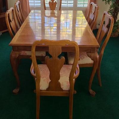 Roomy Table With Seating For 6