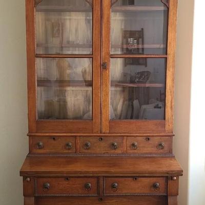 Secretary Desk With Extra Storage - Fine Details