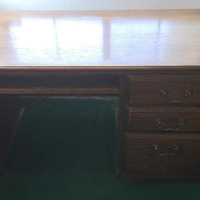 Desk To Impress! Sturdy Oak Charm