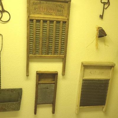 A Wall Full Of Washboards And Other Fun Finds With Old Fashioned Flair - Home Decor