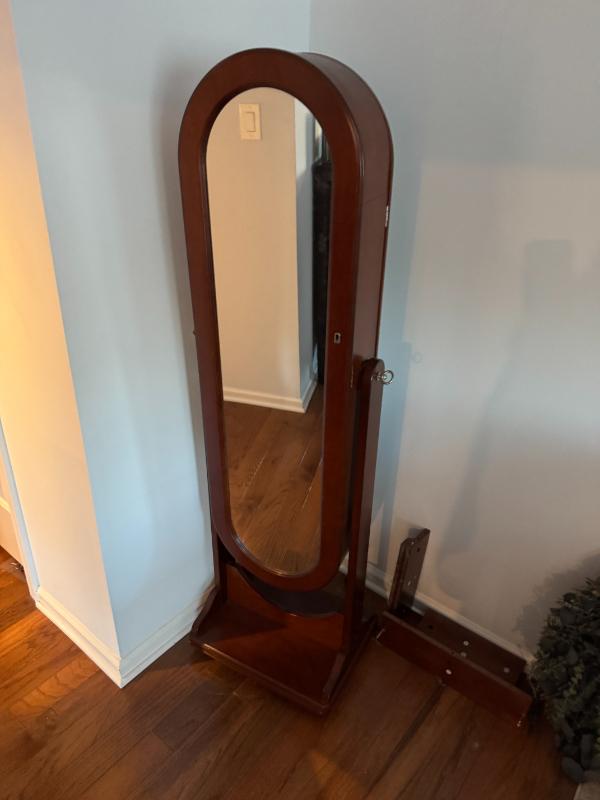 Sale Photo Thumbnail #77