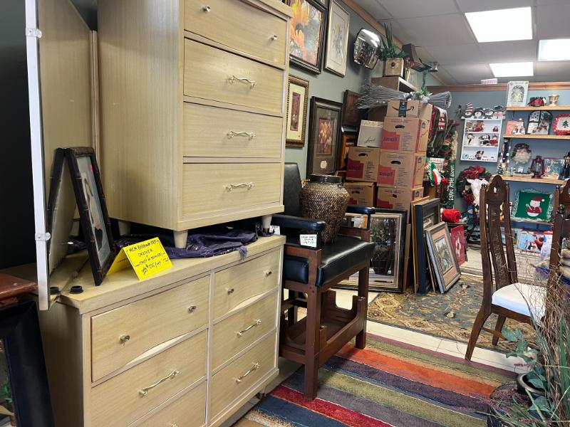 Sale Photo Thumbnail #11