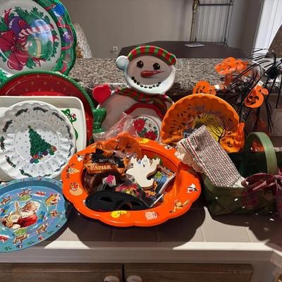 Holiday Serving Bowls & Trays