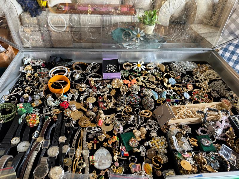 Sale Photo Thumbnail #20