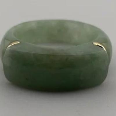 14k Yellow Gold Green Jadeite Ring