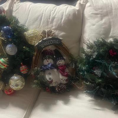 Christmas Wreaths And Door Hanger 