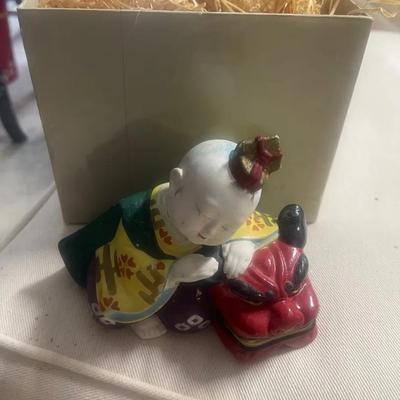 Vintage Japanese Kutani Porcelain Figuire