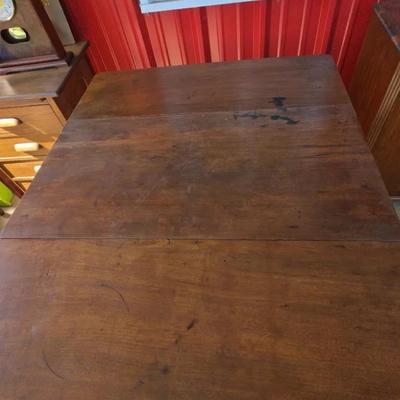 Vintage Drop Leaf Table And Chairs