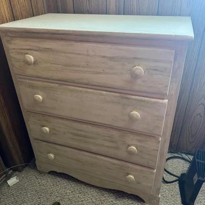 4-Drawer Dresser For Restoration With Knob Replacements