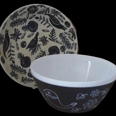 Nate Berkus Stoneware Bowl & Vintage Charm Pyrex-Inspired Mixing Bowl – Set of 2