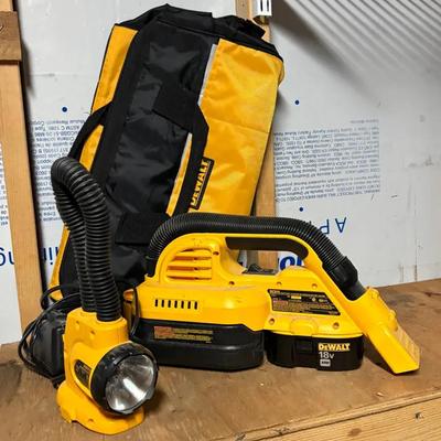 Dewalt Vacuum DC515, Rechargeable Light DW919, Battery, Charger And Case