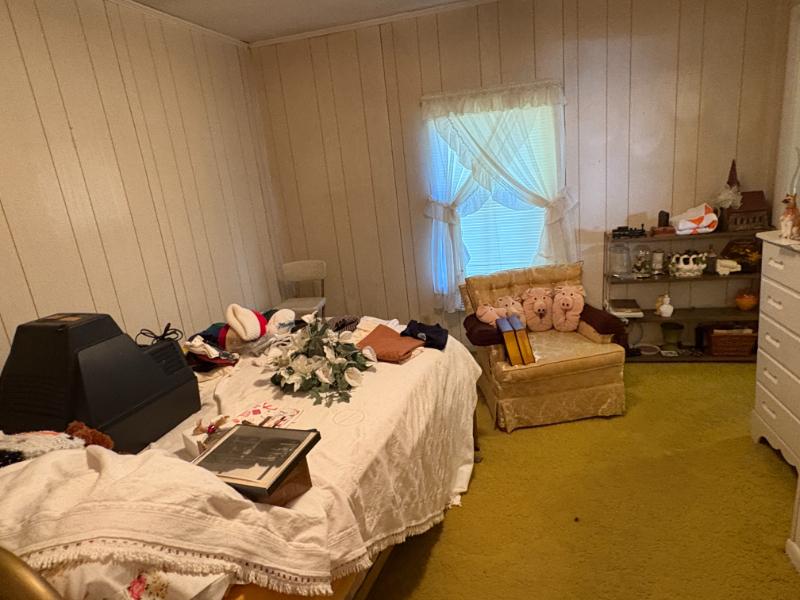 Sale Photo Thumbnail #4