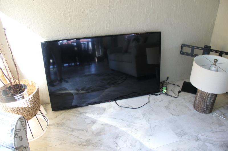 Sale Photo Thumbnail #105