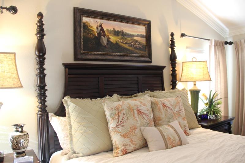 Sale Photo Thumbnail #126