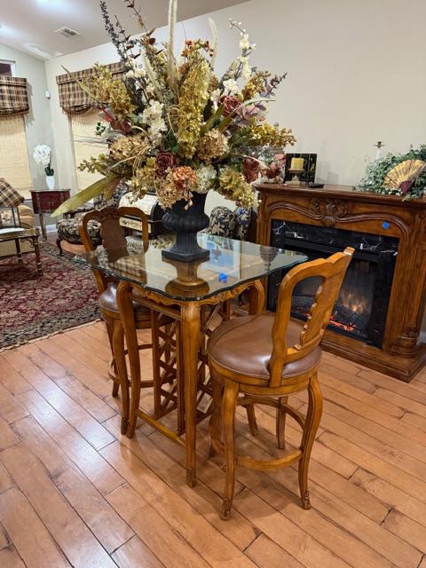 Sale Photo Thumbnail #2