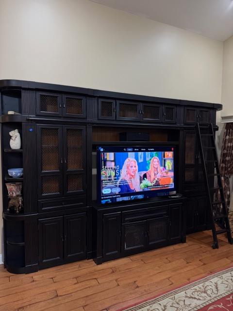 Sale Photo Thumbnail #32