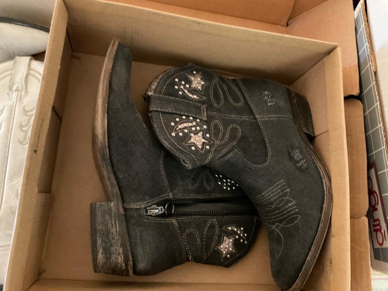 Sale Photo Thumbnail #21