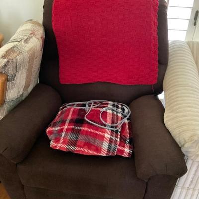 Nice recliner.  manual, not electric