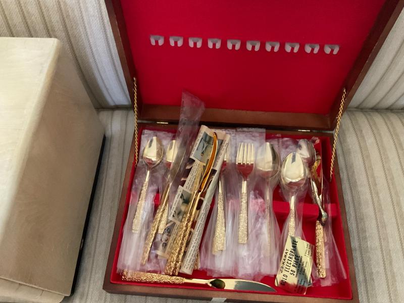 Sale Photo Thumbnail #43