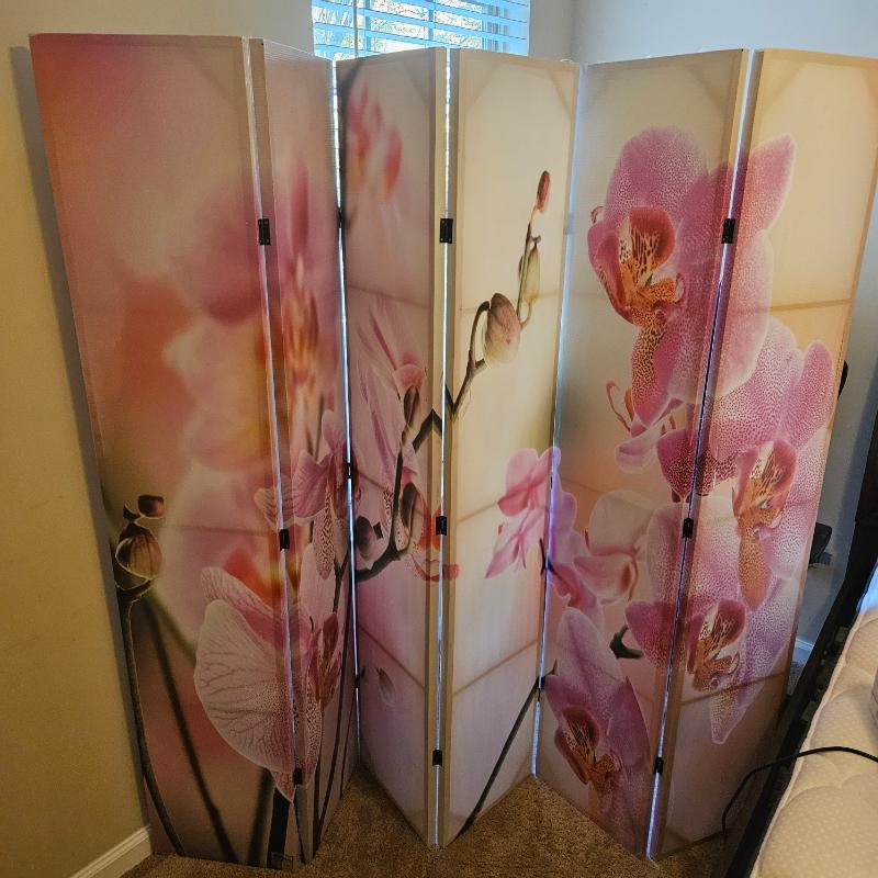 Sale Photo Thumbnail #33: Floral room divider 