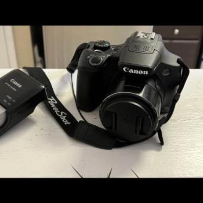 Cannon SX60HS Full HD 65x Optical zoom with battery charger 
