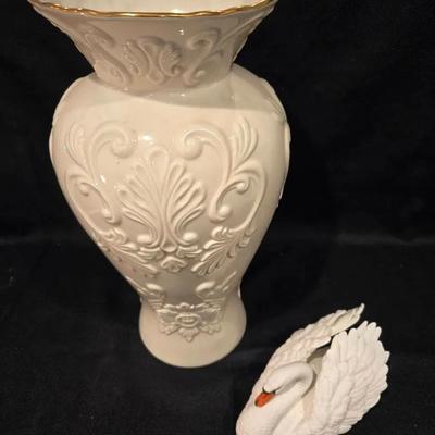 Large Lenox Porcelain Vase & Swan Figurine 