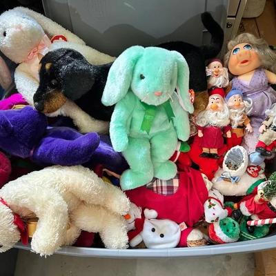 Large Tote Filled With Plush Toys TY, Seven Dwarfs, Miss Piggy And More