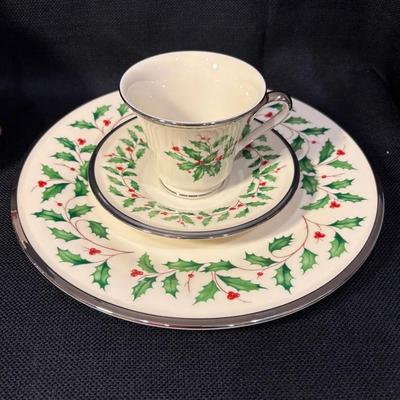 Lenox “Holiday Platinum” China Set 32pc