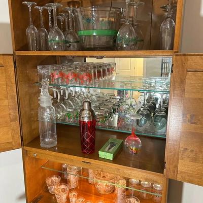 Contents Of Free Standing Bar