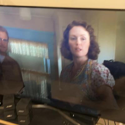 65” Samsung TV On Stand With 4 Bose Speakers And Remote 