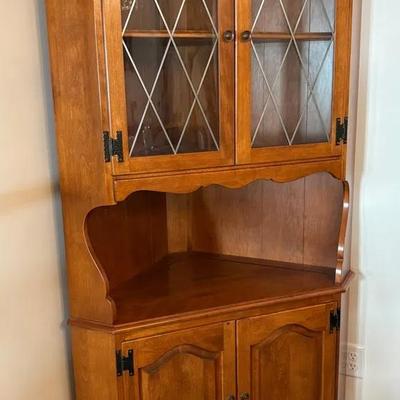 Colonial Early American Corner Cabinet 
