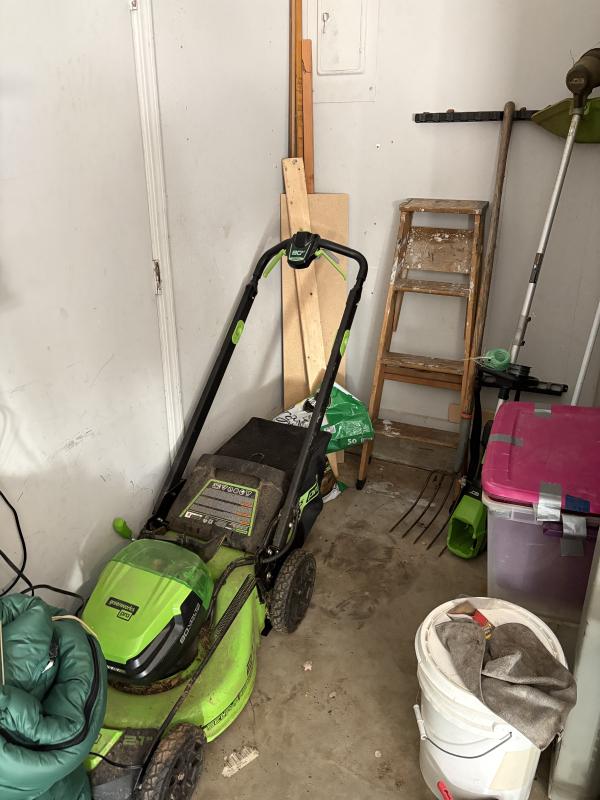 Sale Photo Thumbnail #84