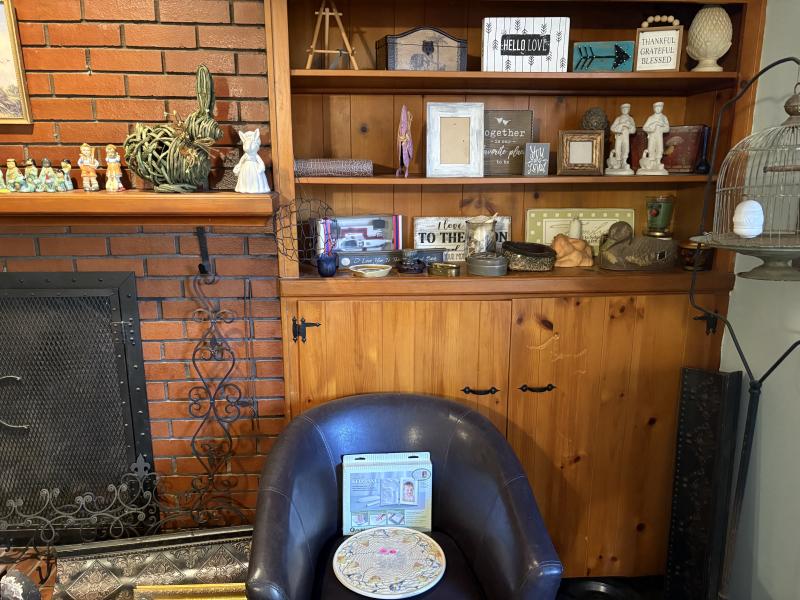 Sale Photo Thumbnail #76