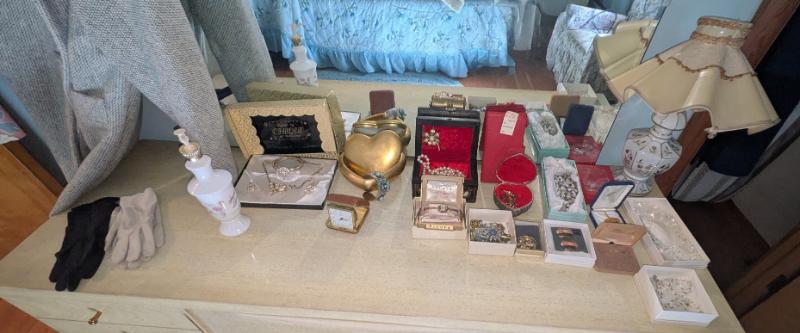 Sale Photo Thumbnail #47