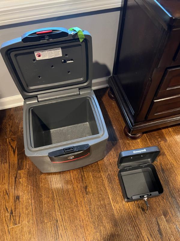 Sale Photo Thumbnail #32