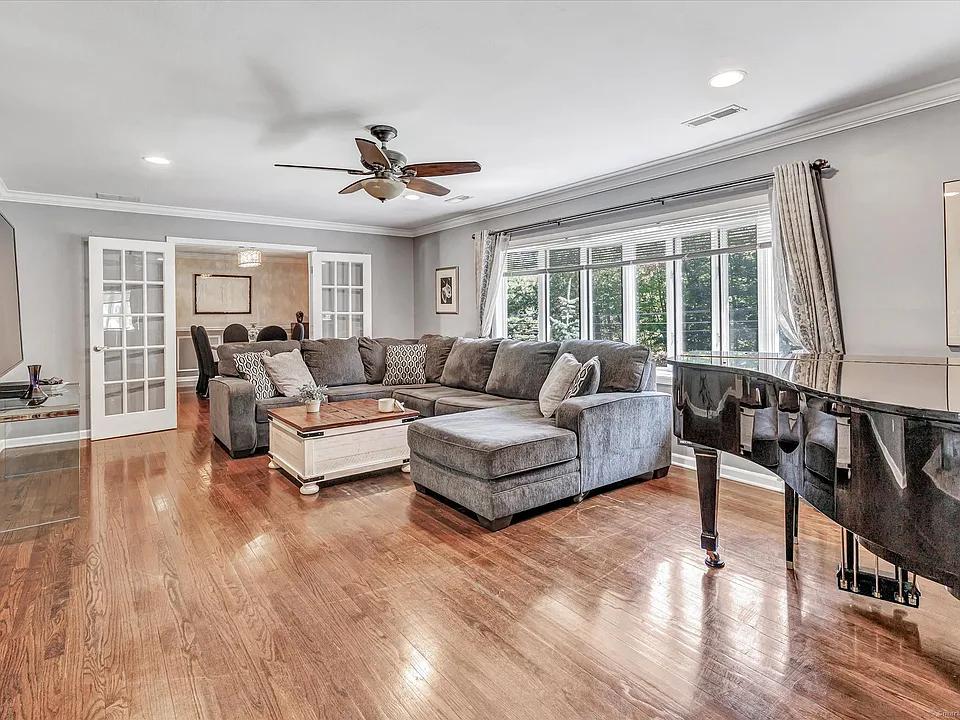 Sale Photo Thumbnail #7