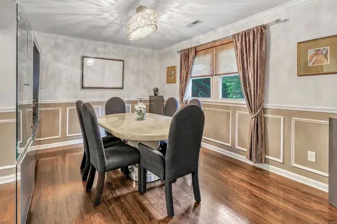 Sale Photo Thumbnail #9