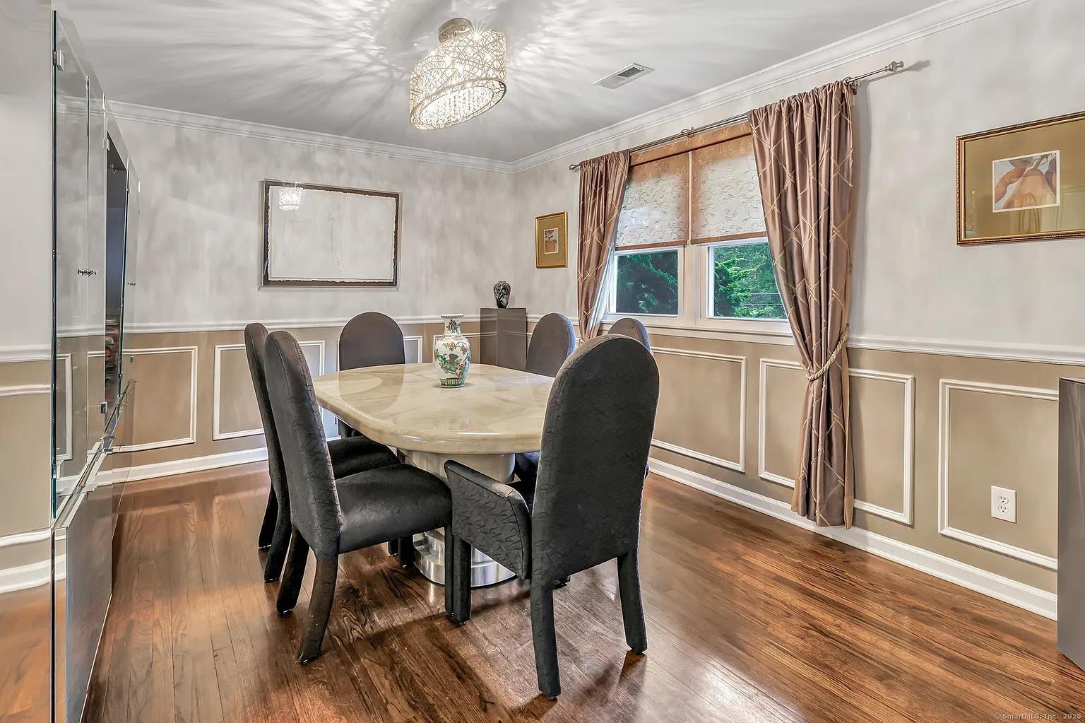 Sale Photo Thumbnail #4