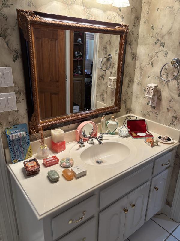 Sale Photo Thumbnail #48